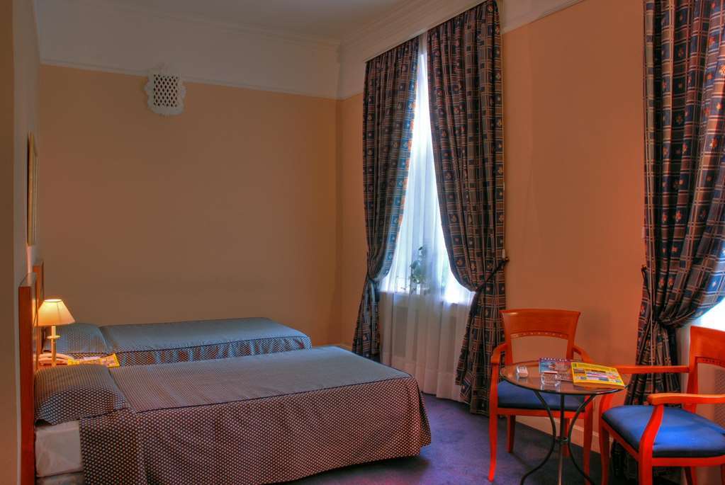 Grand Hotel Ukraine Dnipro Habitación foto