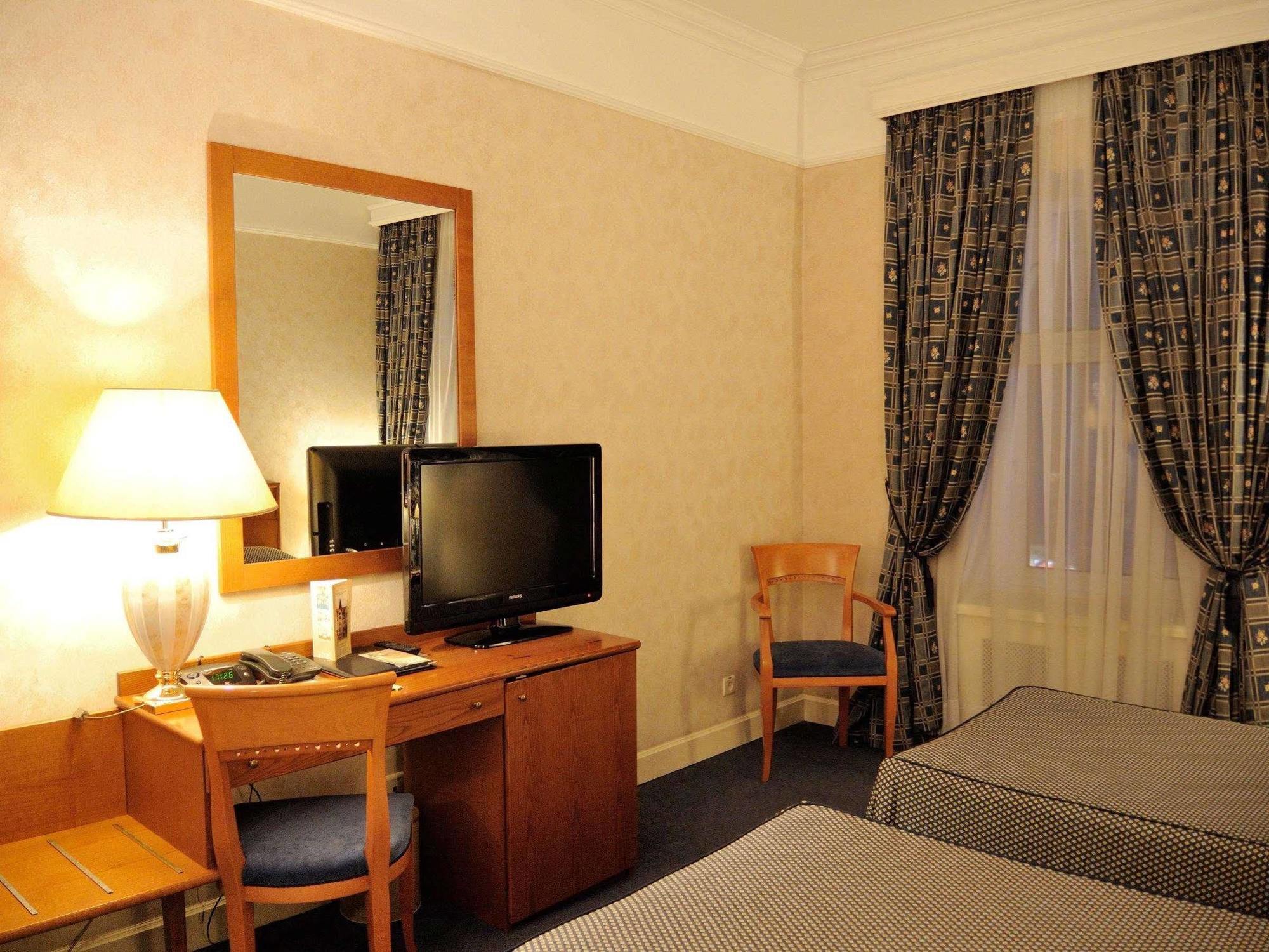 Grand Hotel Ukraine Dnipro Exterior foto